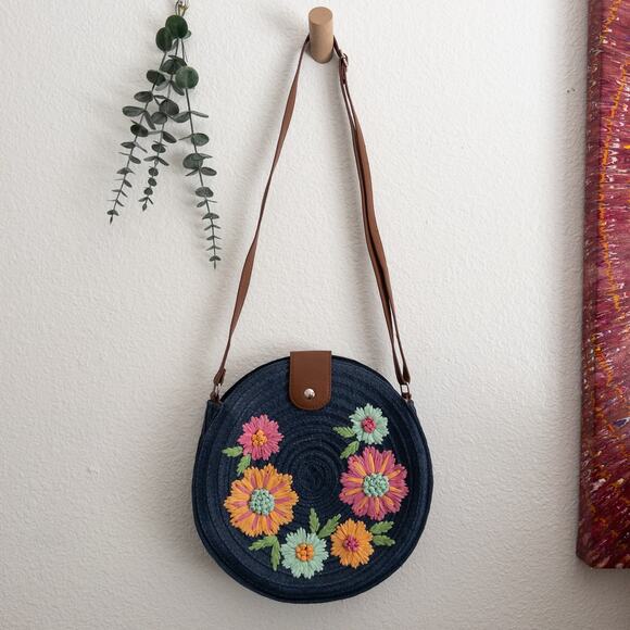 Bueno Paper Straw Floral Round Boho Shoulder Bag - Picture 1 of 10